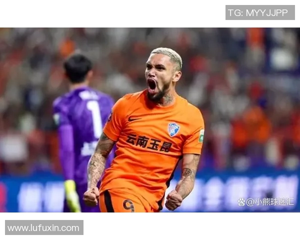 中超赛场再现争议行为引发球迷热议各方观点激烈碰撞